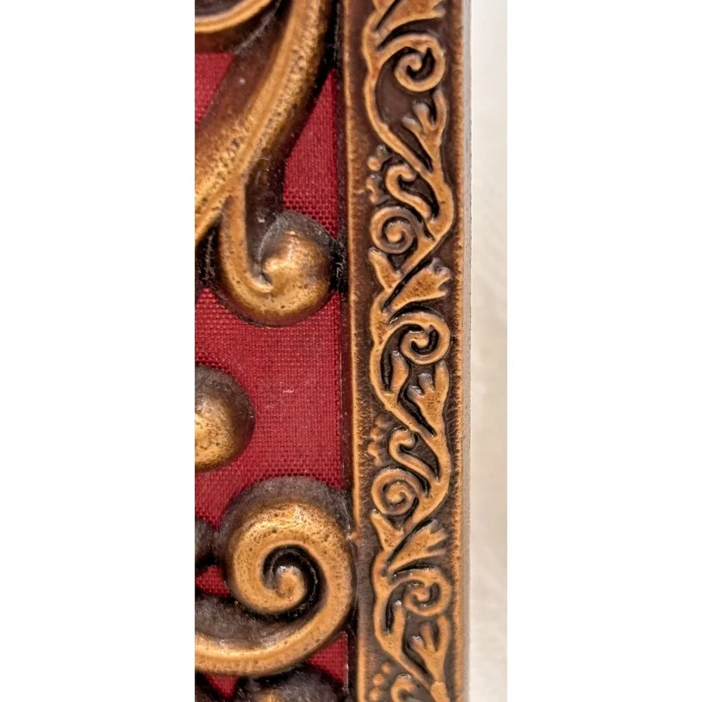 Vintage Ornate Gold Filigree Photo Frame Red‎ Moiré Oval 6.5x4.5 Opening Korea